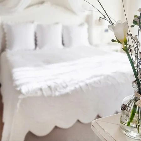 Casina Le Conserve بيت ضيافة