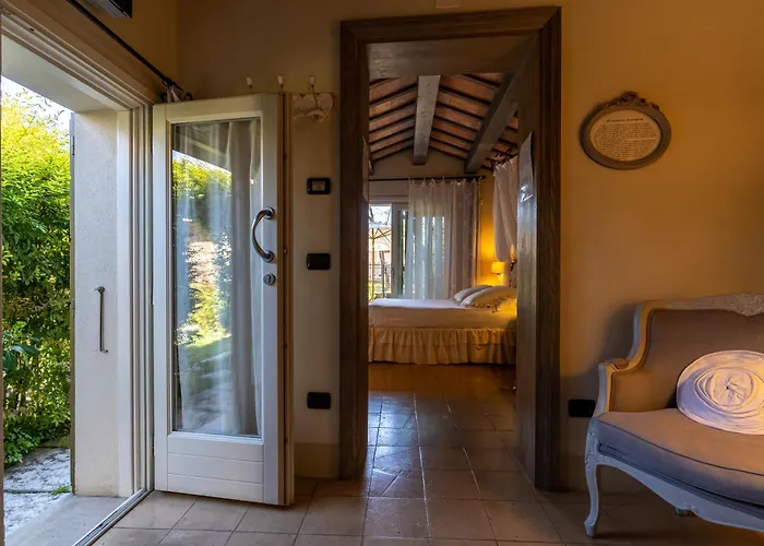 Casina Le Conserve بيت ضيافة